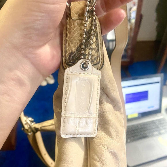 Pre-owned Coach Kristin Hobo Handbag - Picture 2 of 8